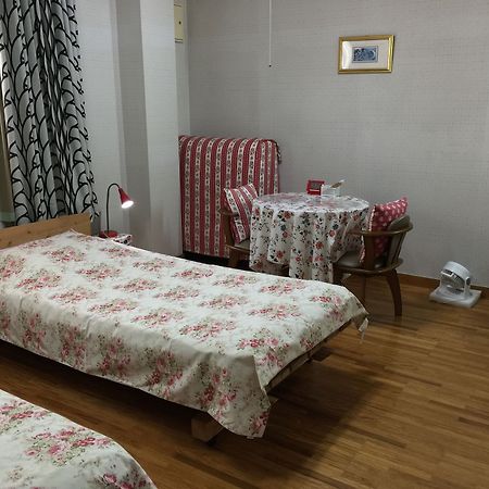 Ladies Inn Motomachi - Caters To Women Hita Exterior foto